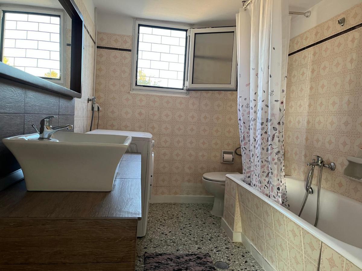 Athens Riviera: 2 Bed / 3' Walk From The Beach Agia Marina  Екстериор снимка